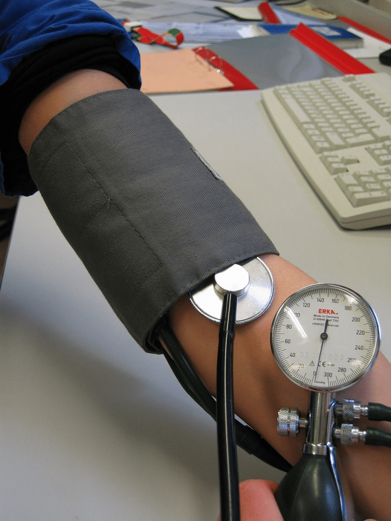 Sfigmomanometro Manuale per la Misurazione della Pressione Arteriosa Sfigmomanometro Manuale per la Misurazione della Pressione Arteriosa